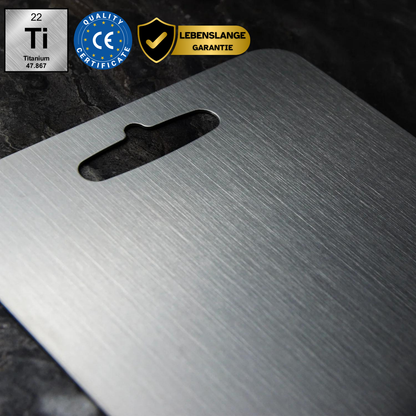 100% TITANIUM CUTTING BOARD™